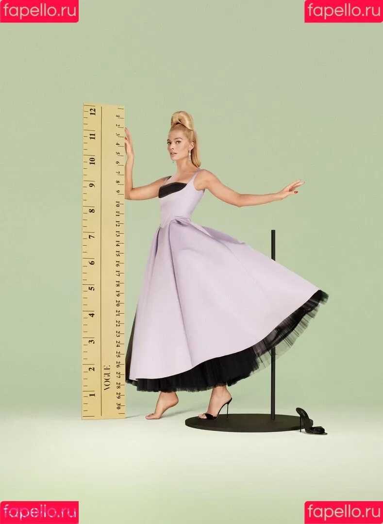 Margot Robbie / margotrobbieofficial Onlyfans Photo Gallery 