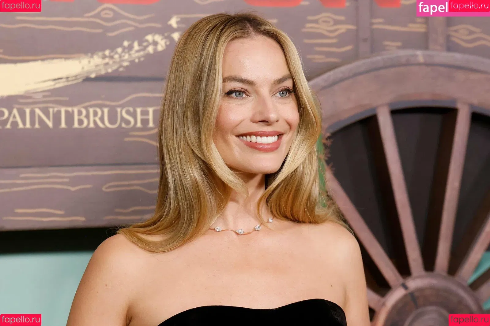 Margot Robbie / margotrobbieofficial Onlyfans Photo Gallery 