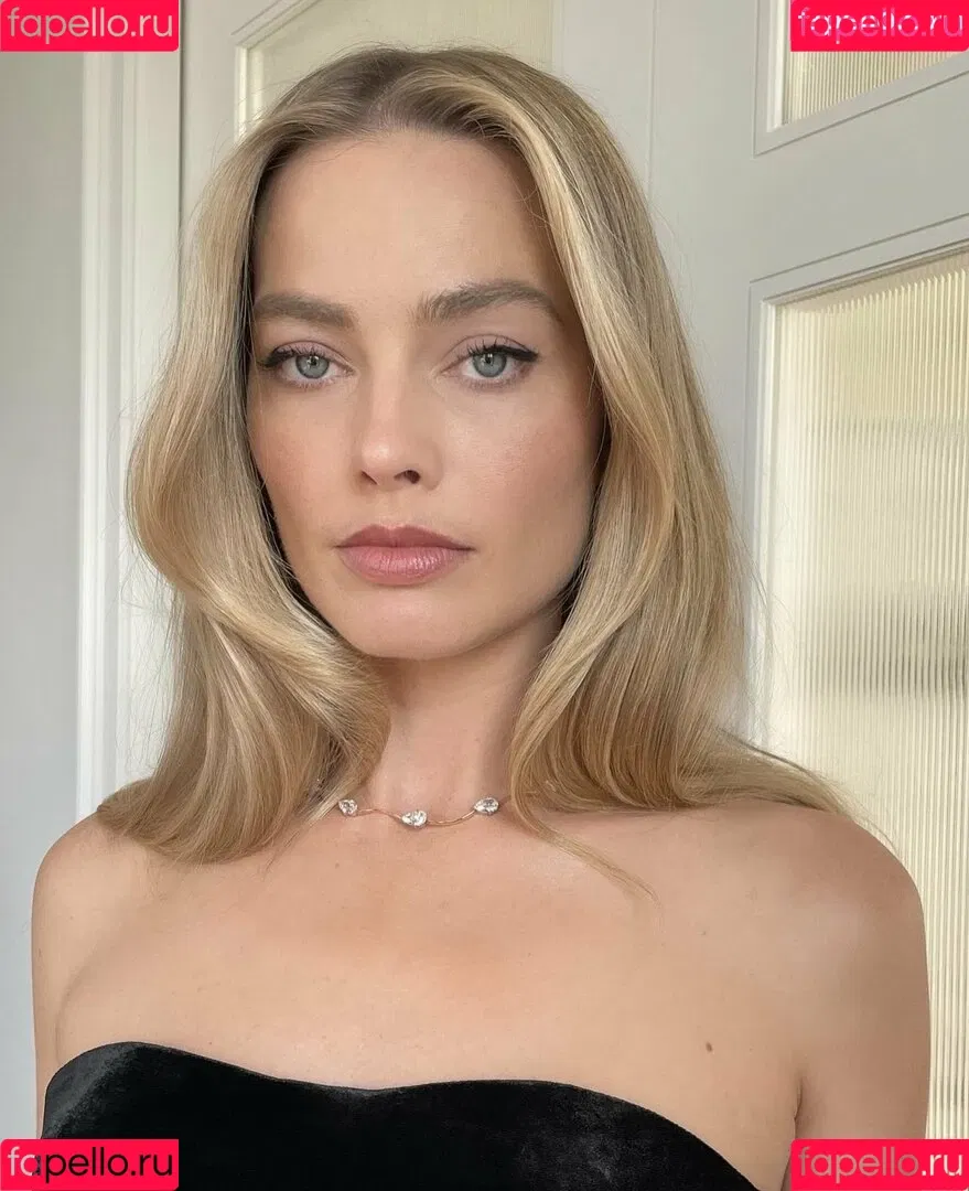 Margot Robbie / margotrobbieofficial Onlyfans Photo Gallery 