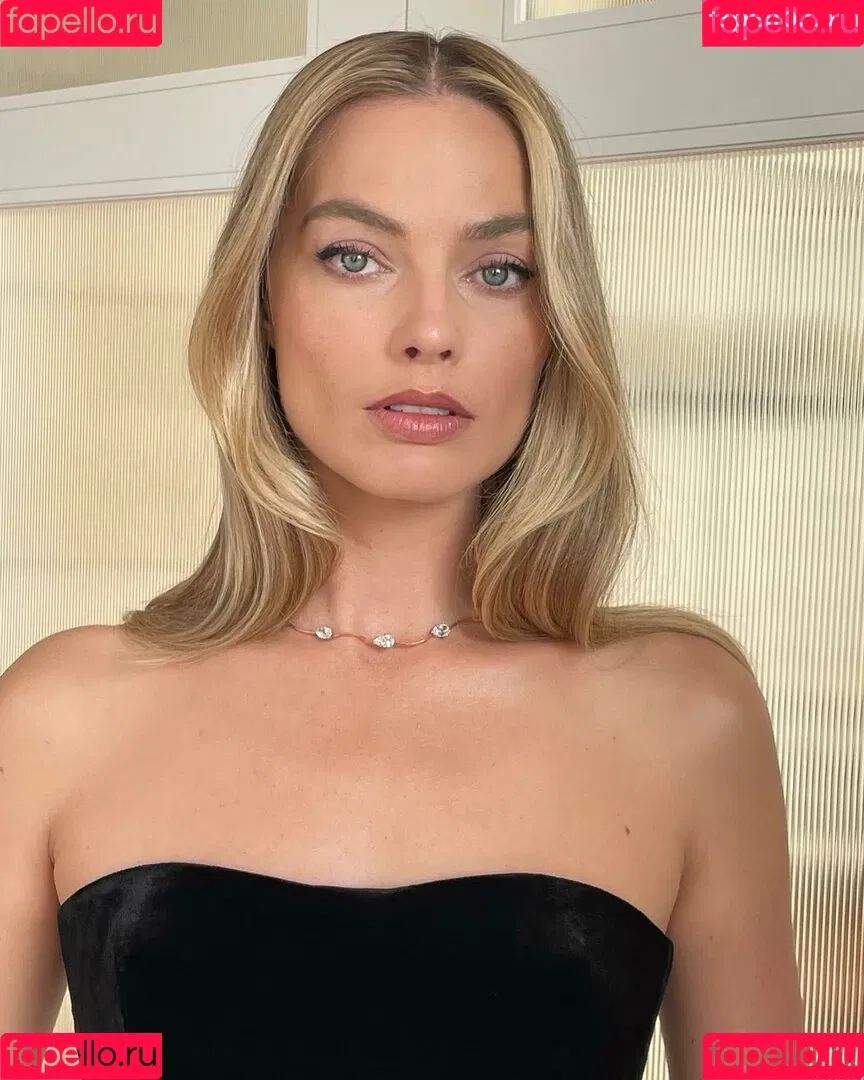 Margot Robbie / margotrobbieofficial Onlyfans Photo Gallery 