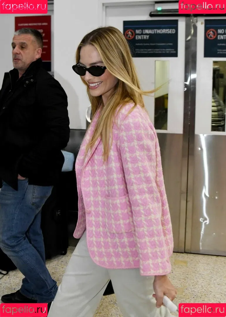 Margot Robbie / margotrobbieofficial Onlyfans Photo Gallery 