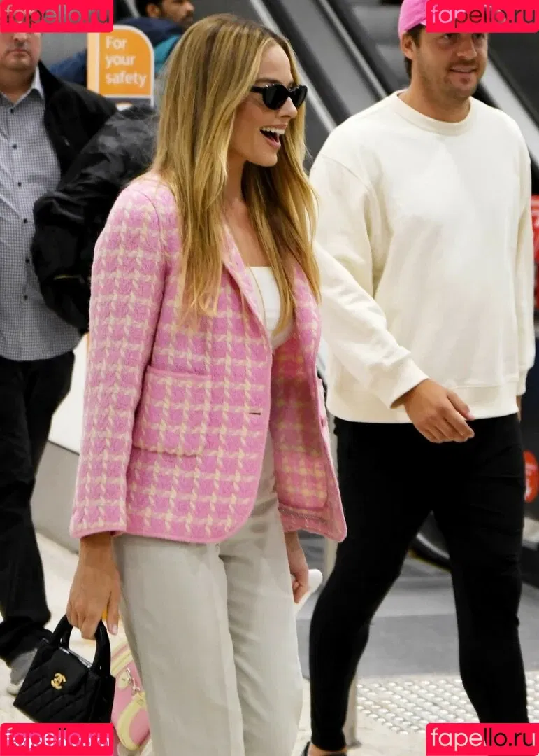 Margot Robbie / margotrobbieofficial Onlyfans Photo Gallery 