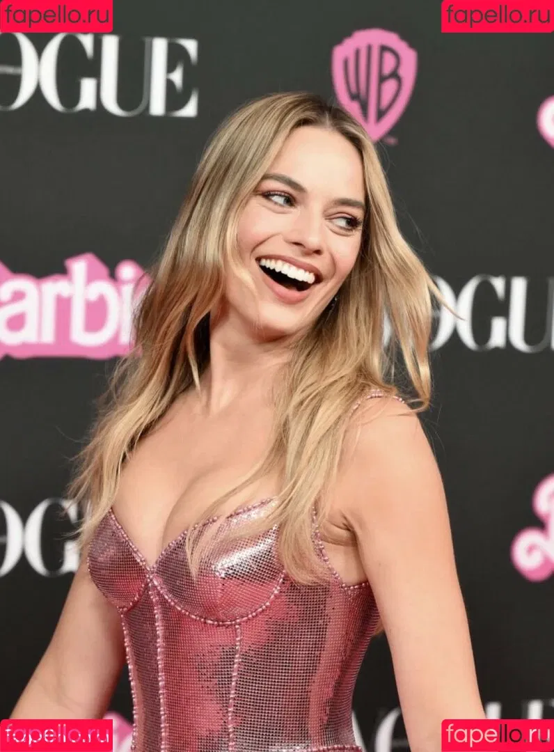Margot Robbie / margotrobbieofficial Onlyfans Photo Gallery 