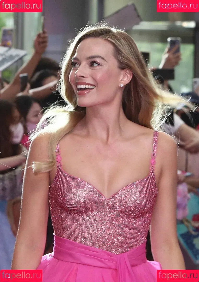 Margot Robbie / margotrobbieofficial Onlyfans Photo Gallery 