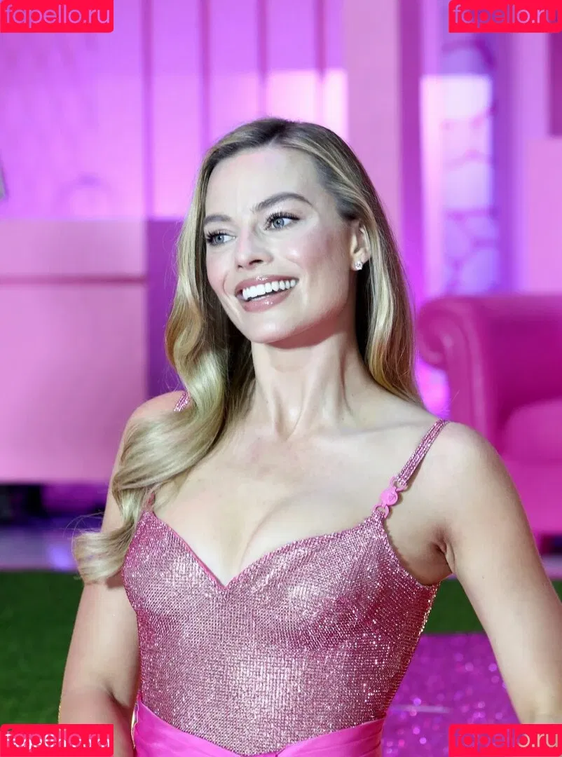 Margot Robbie / margotrobbieofficial Onlyfans Photo Gallery 