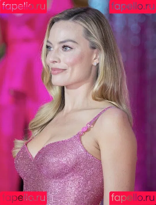 Margot Robbie / margotrobbieofficial Onlyfans Photo Gallery 