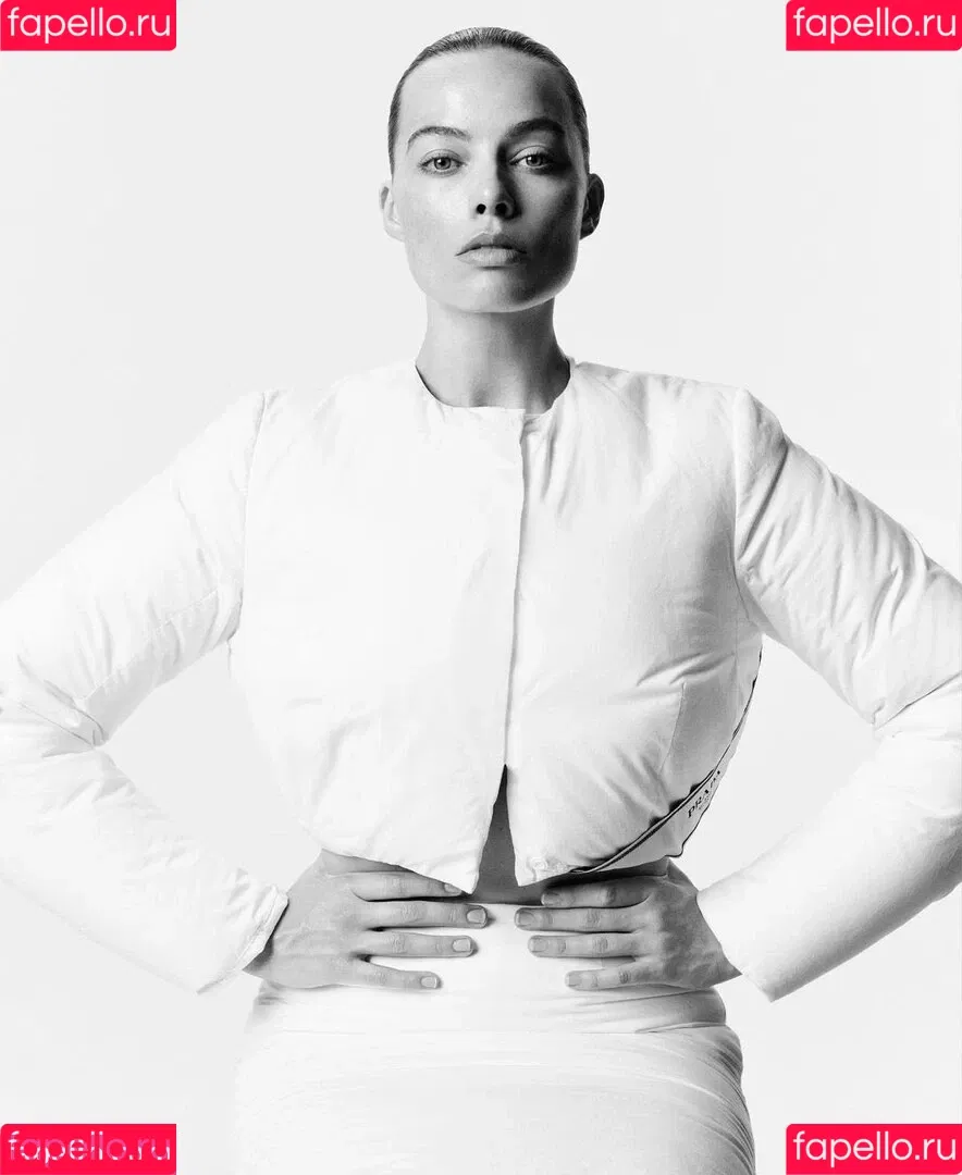 Margot Robbie / margotrobbieofficial Onlyfans Photo Gallery 