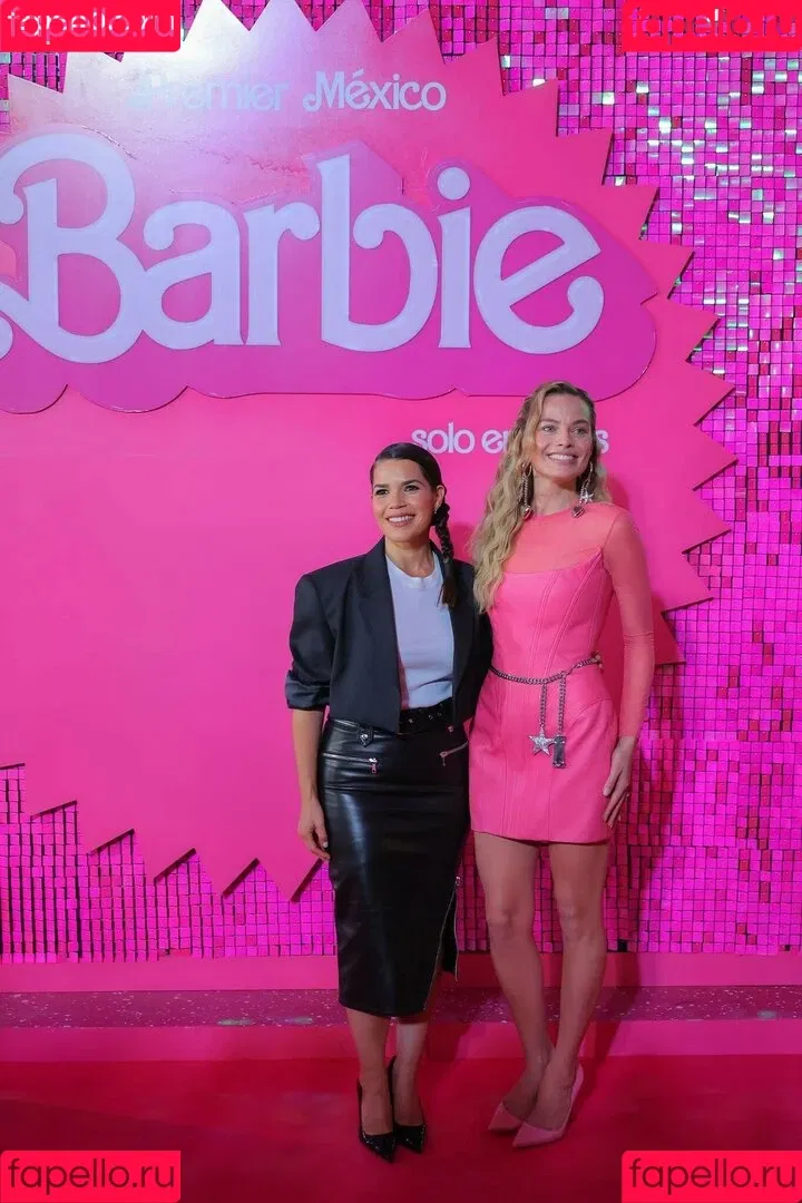 Margot Robbie / margotrobbieofficial Onlyfans Photo Gallery 