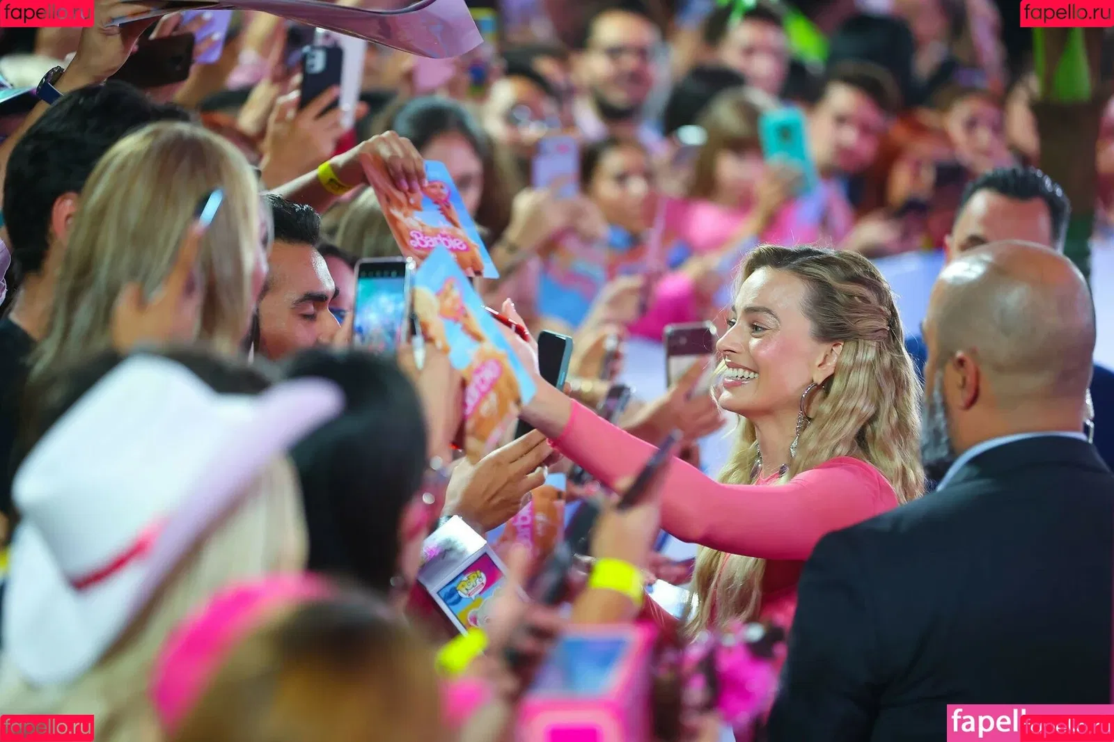 Margot Robbie / margotrobbieofficial Onlyfans Photo Gallery 