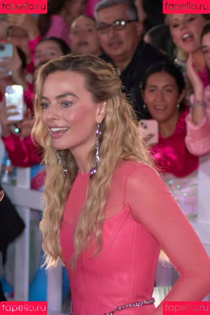 Margot Robbie / margotrobbieofficial Onlyfans Photo Gallery 