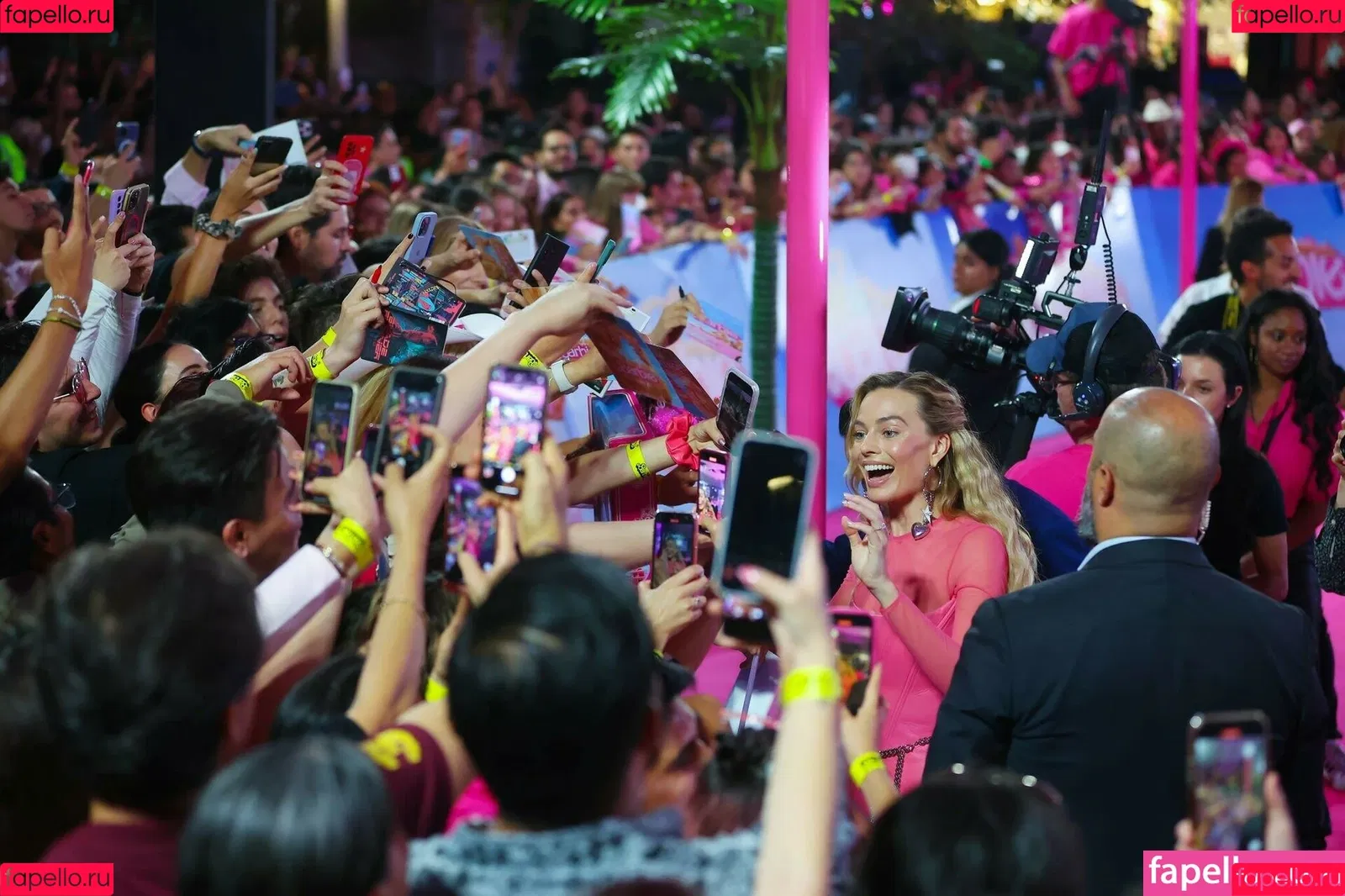 Margot Robbie / margotrobbieofficial Onlyfans Photo Gallery 