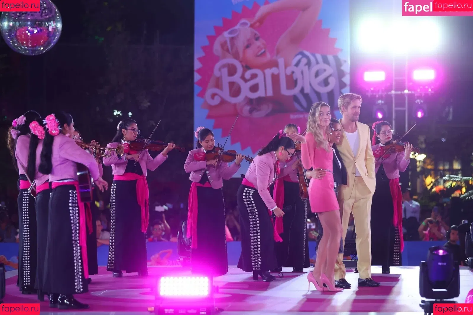 Margot Robbie / margotrobbieofficial Onlyfans Photo Gallery 