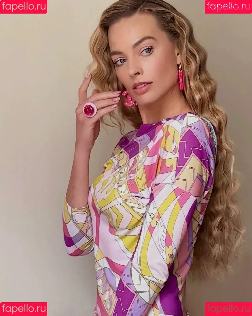 Margot Robbie / margotrobbieofficial Onlyfans Photo Gallery 