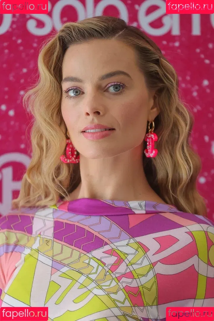 Margot Robbie / margotrobbieofficial Onlyfans Photo Gallery 