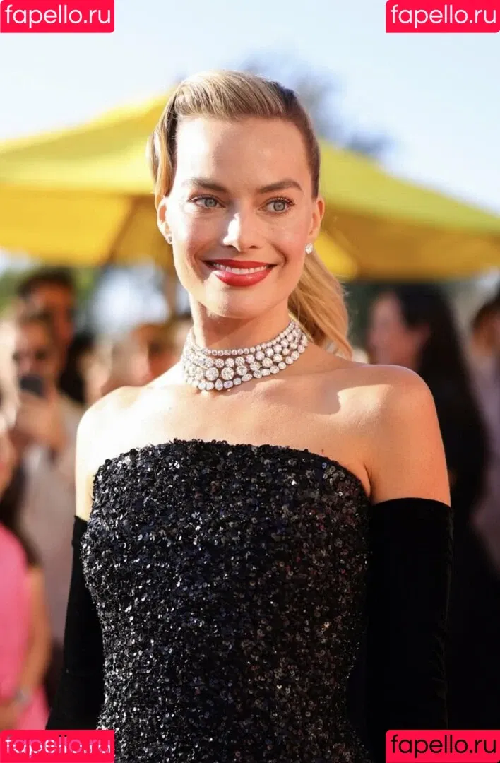 Margot Robbie / margotrobbieofficial Onlyfans Photo Gallery 