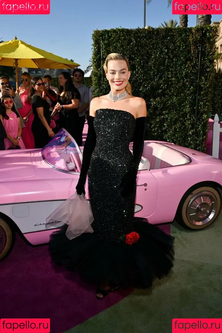 Margot Robbie / margotrobbieofficial Onlyfans Photo Gallery 