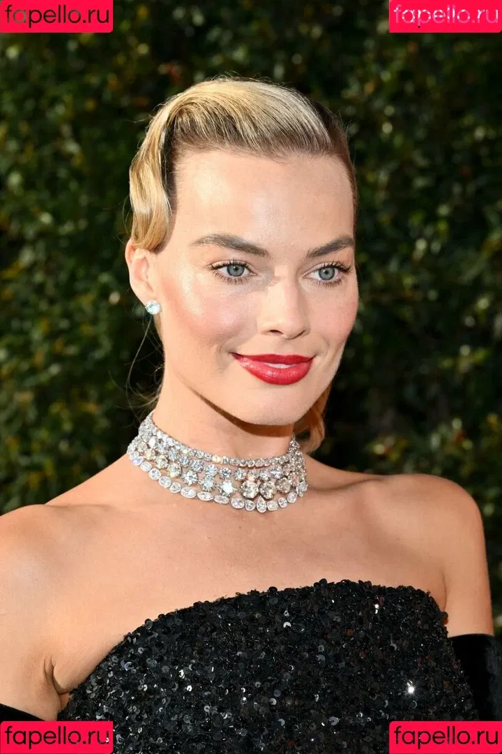 Margot Robbie / margotrobbieofficial Onlyfans Photo Gallery 