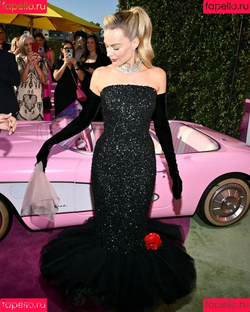 Margot Robbie / margotrobbieofficial Onlyfans Photo Gallery 