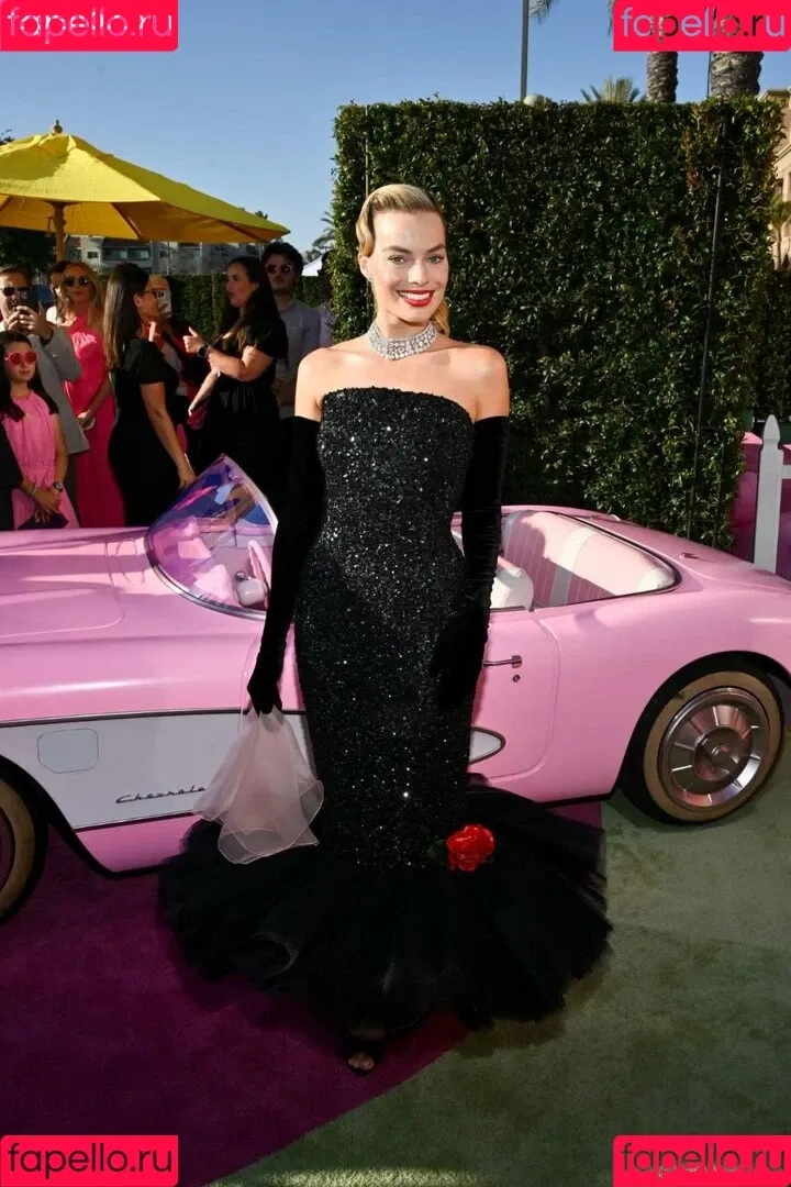 Margot Robbie / margotrobbieofficial Onlyfans Photo Gallery 