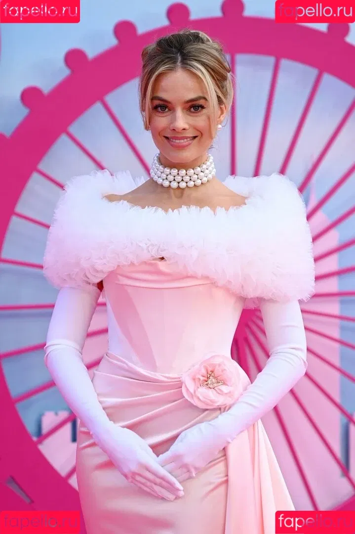 Margot Robbie / margotrobbieofficial Onlyfans Photo Gallery 