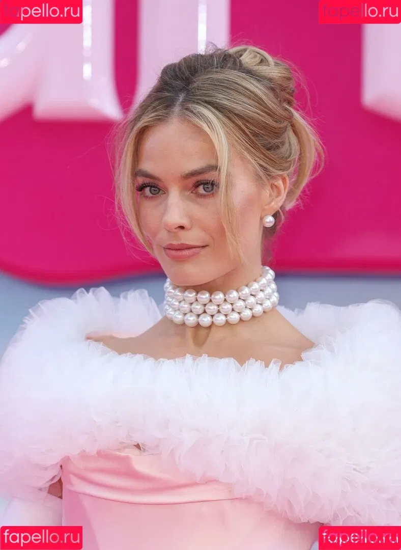 Margot Robbie / margotrobbieofficial Onlyfans Photo Gallery 