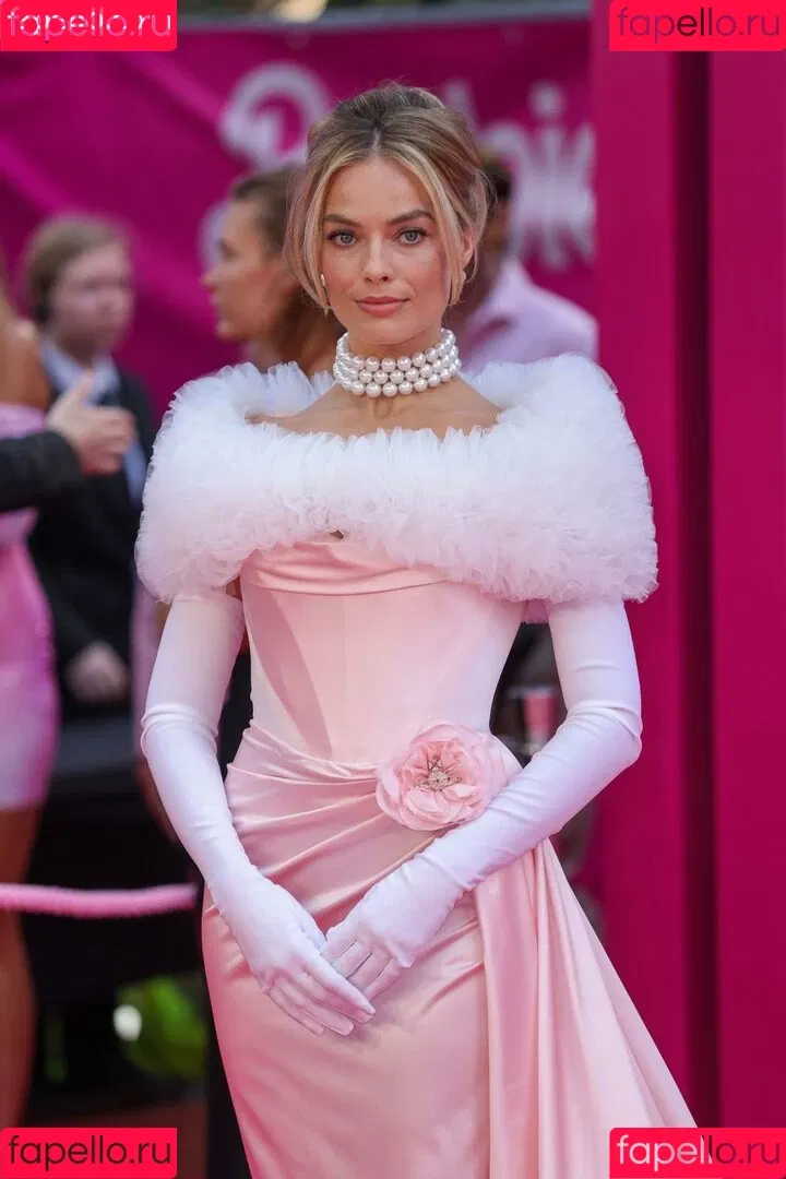 Margot Robbie / margotrobbieofficial Onlyfans Photo Gallery 