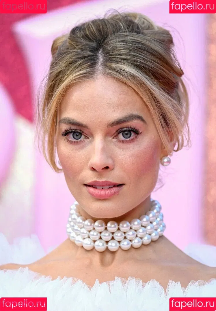 Margot Robbie / margotrobbieofficial Onlyfans Photo Gallery 