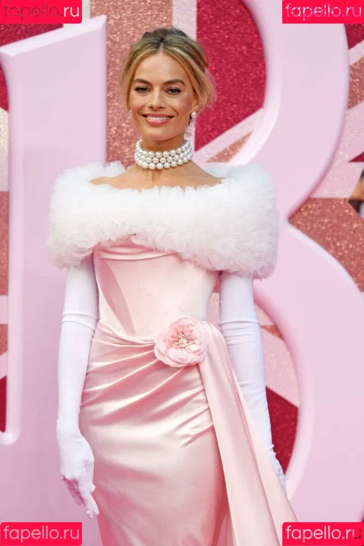 Margot Robbie / margotrobbieofficial Onlyfans Photo Gallery 