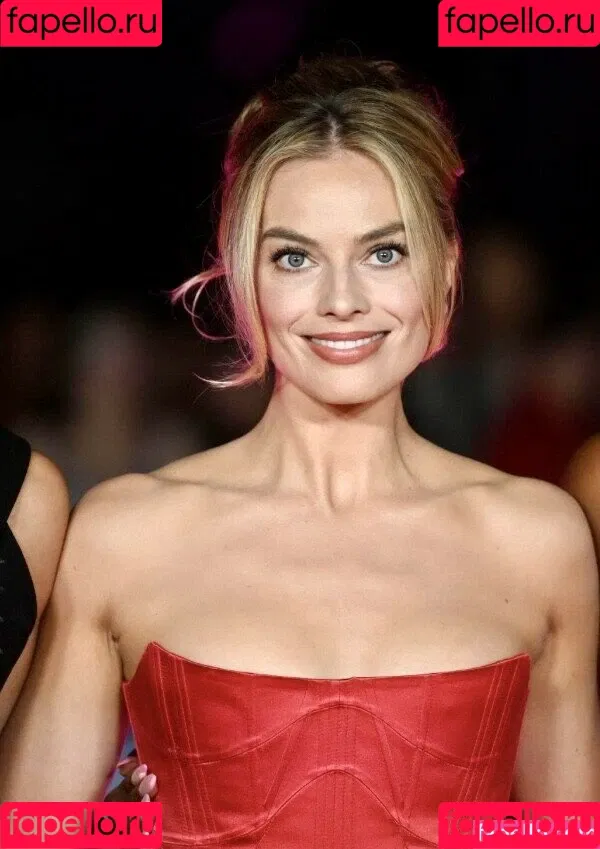 Margot Robbie / margotrobbieofficial Onlyfans Photo Gallery 