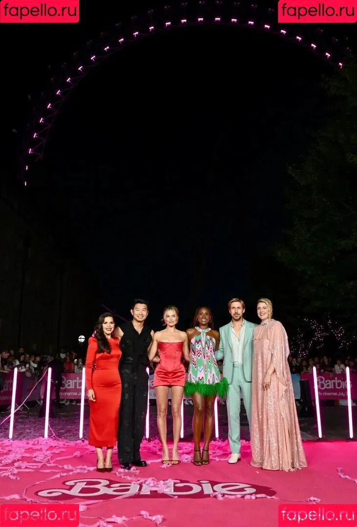 Margot Robbie / margotrobbieofficial Onlyfans Photo Gallery 