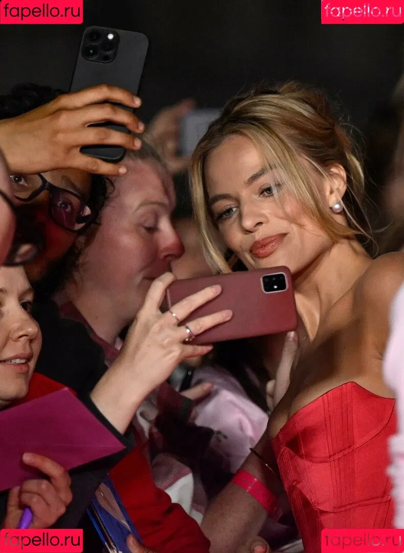 Margot Robbie / margotrobbieofficial Onlyfans Photo Gallery 
