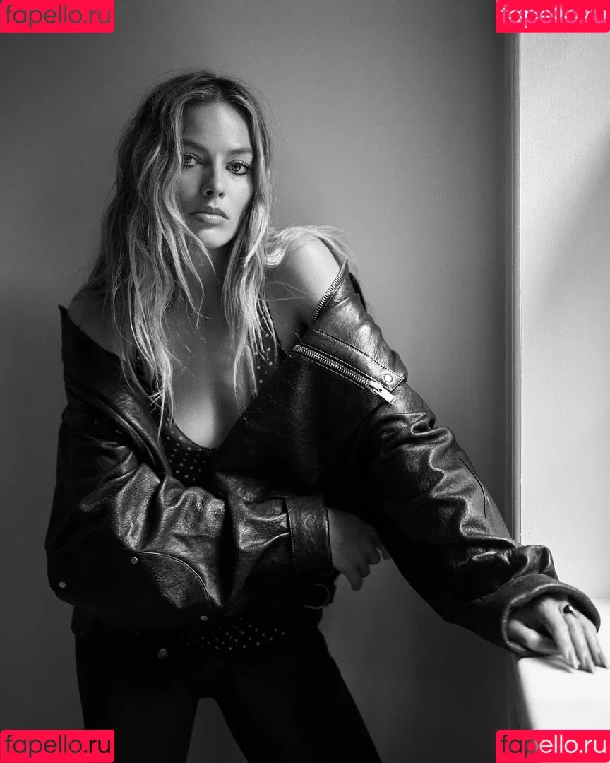 Margot Robbie / margotrobbieofficial Onlyfans Photo Gallery 