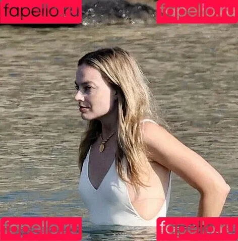 Margot Robbie / margotrobbieofficial Onlyfans Photo Gallery 