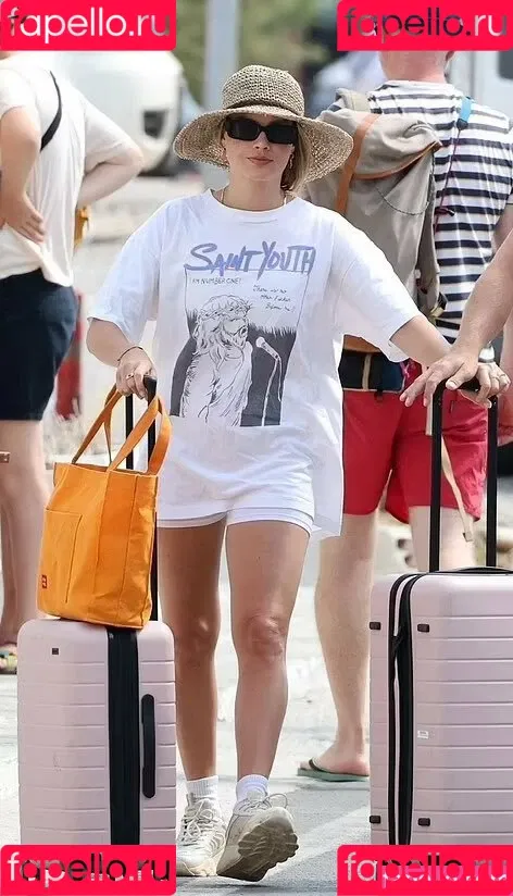 Margot Robbie / margotrobbieofficial Onlyfans Photo Gallery 