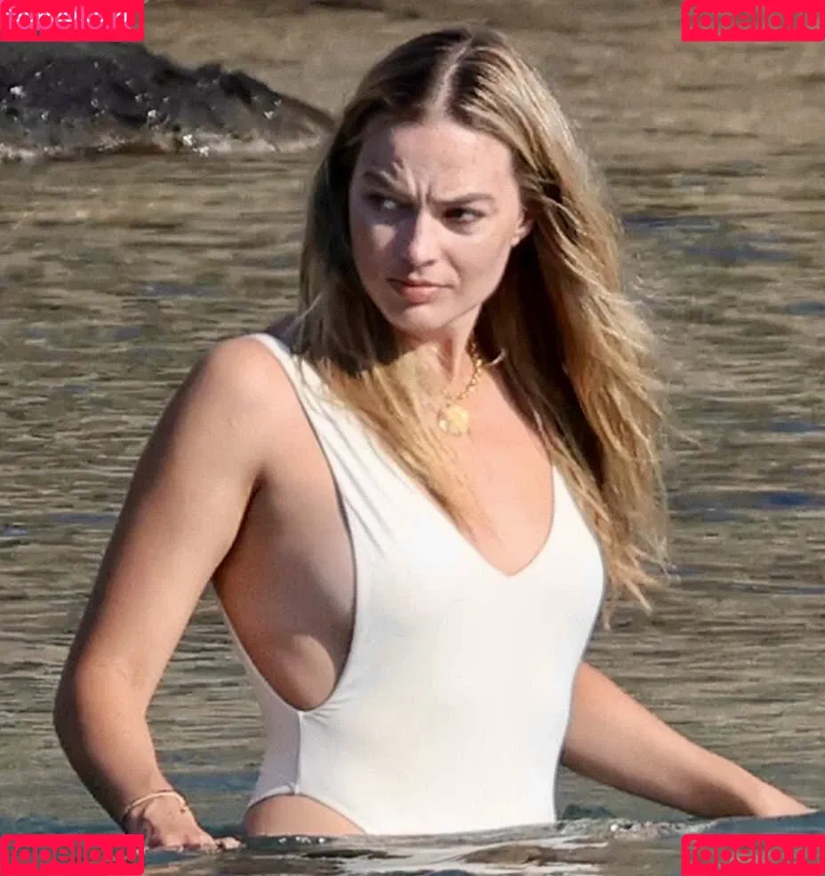 Margot Robbie / margotrobbieofficial Onlyfans Photo Gallery 