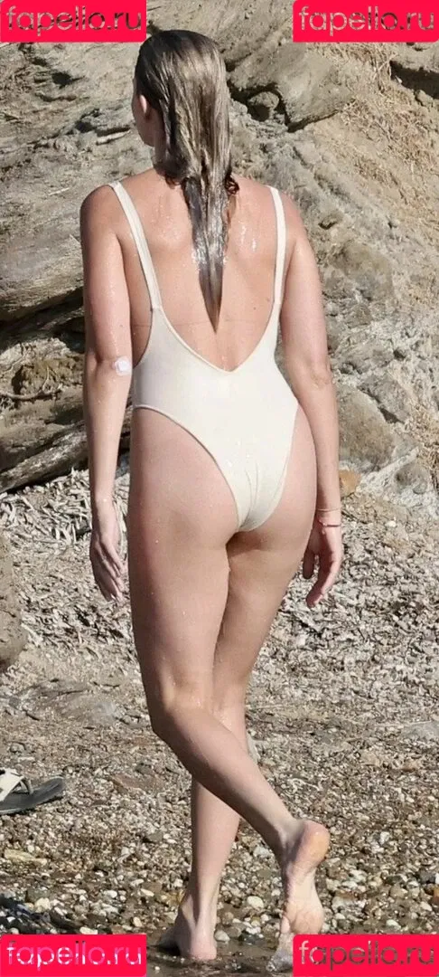 Margot Robbie / margotrobbieofficial Onlyfans Photo Gallery 