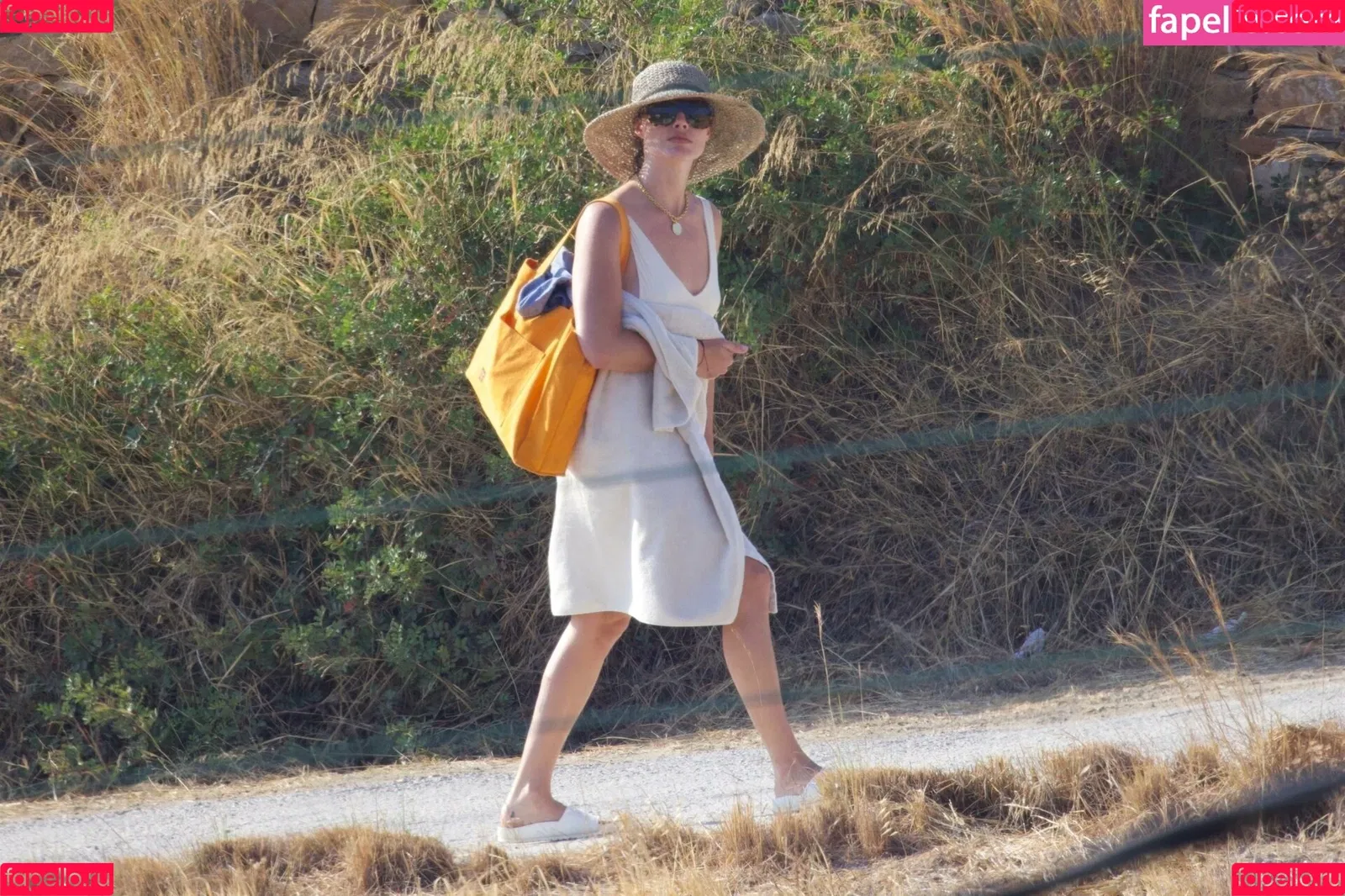 Margot Robbie / margotrobbieofficial Onlyfans Photo Gallery 