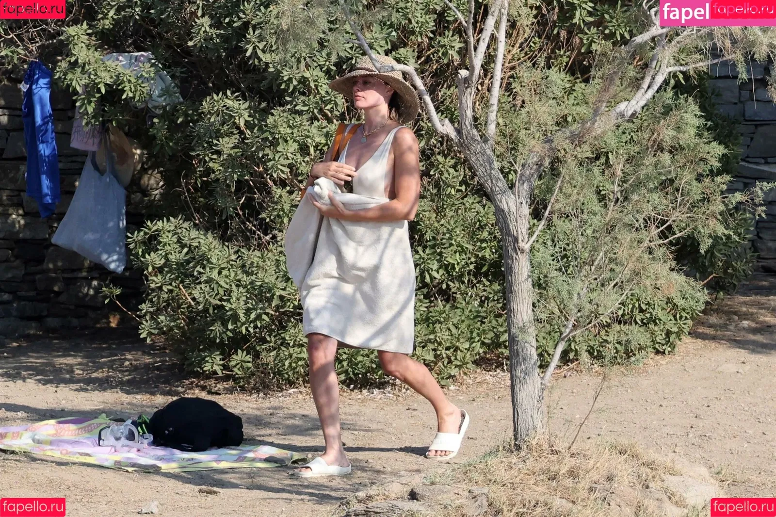 Margot Robbie / margotrobbieofficial Onlyfans Photo Gallery 