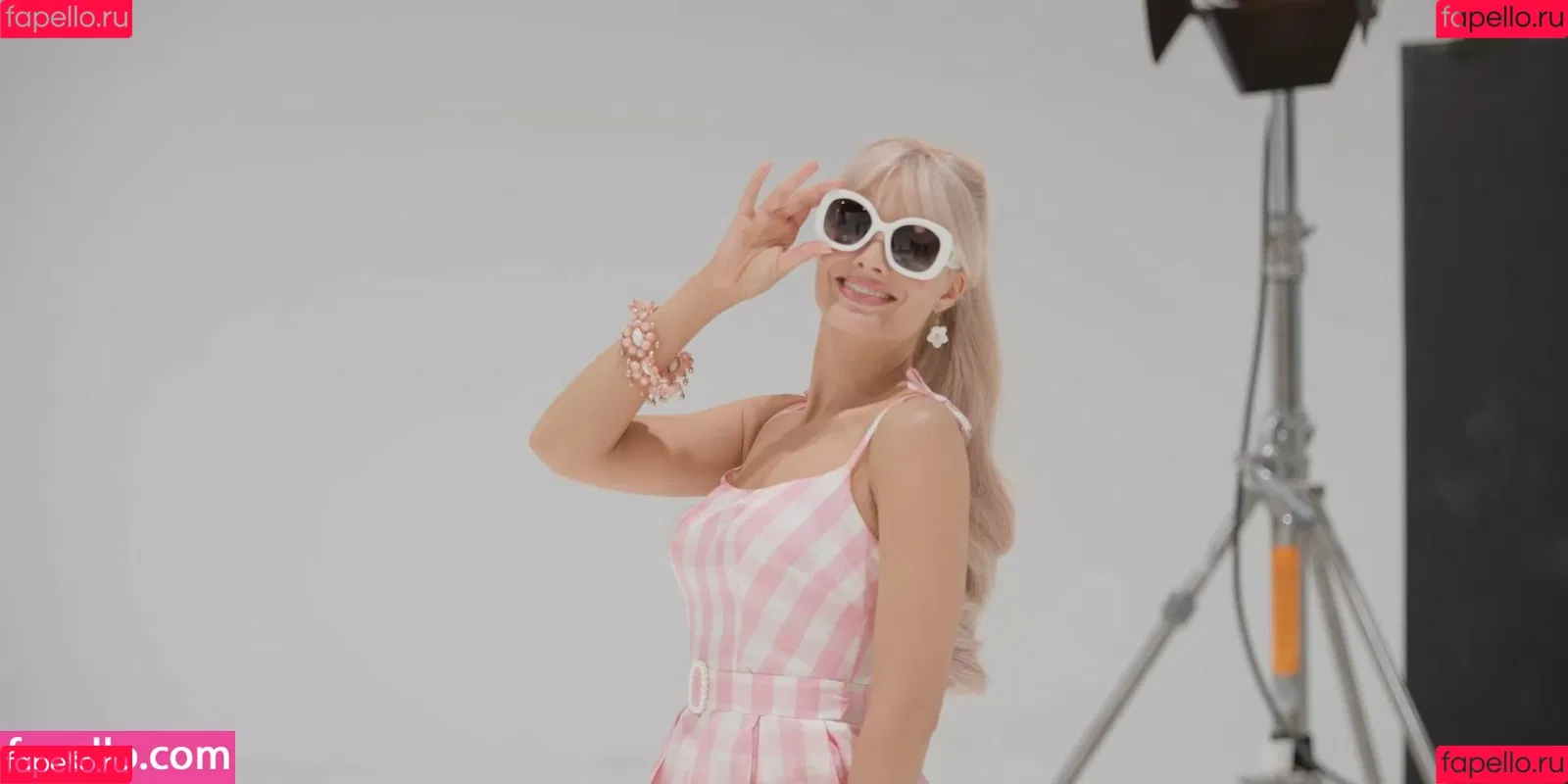 Margot Robbie / margotrobbieofficial Onlyfans Photo Gallery 