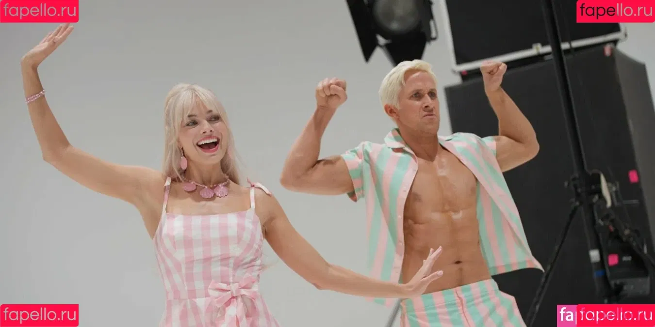 Margot Robbie / margotrobbieofficial Onlyfans Photo Gallery 