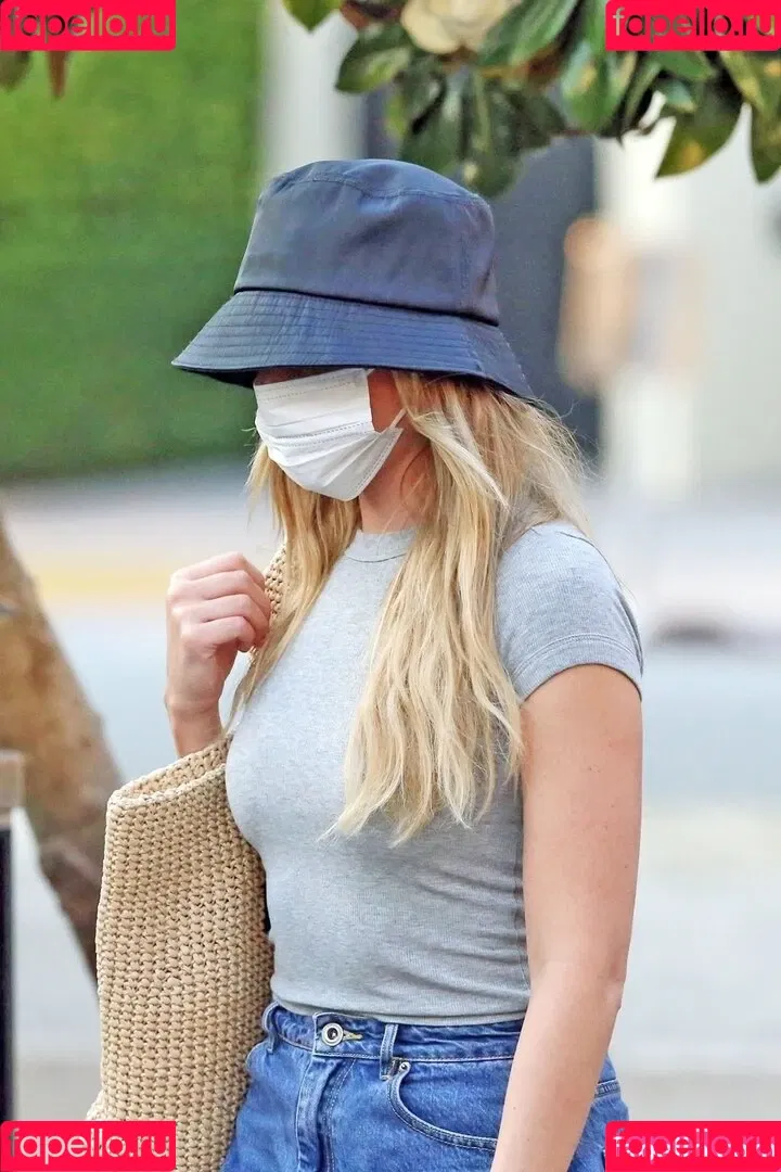 Margot Robbie / margotrobbieofficial Onlyfans Photo Gallery 