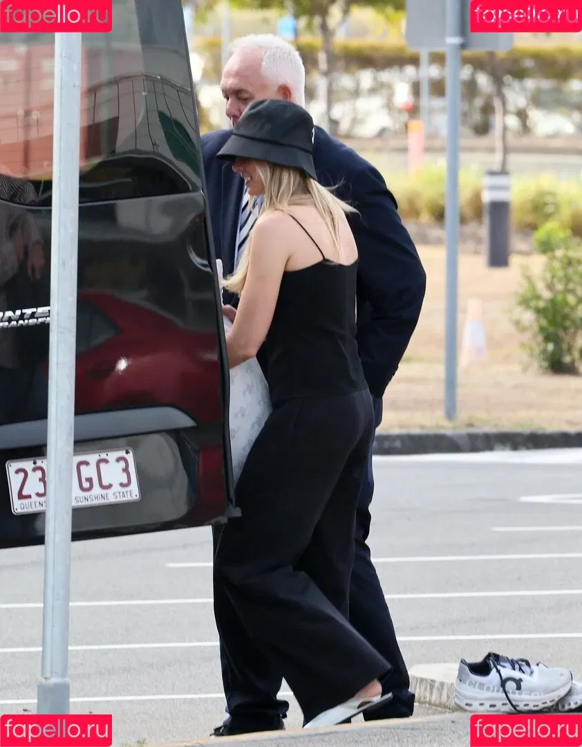 Margot Robbie / margotrobbieofficial Onlyfans Photo Gallery 