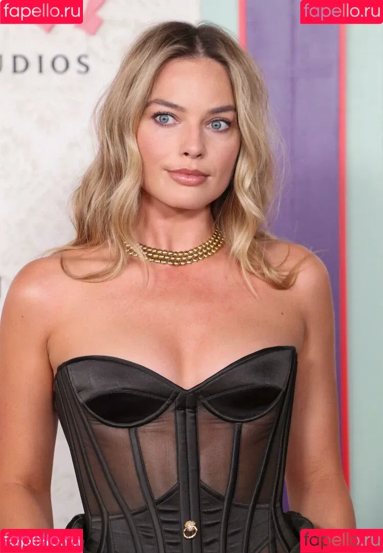 Margot Robbie / margotrobbieofficial Onlyfans Photo Gallery 