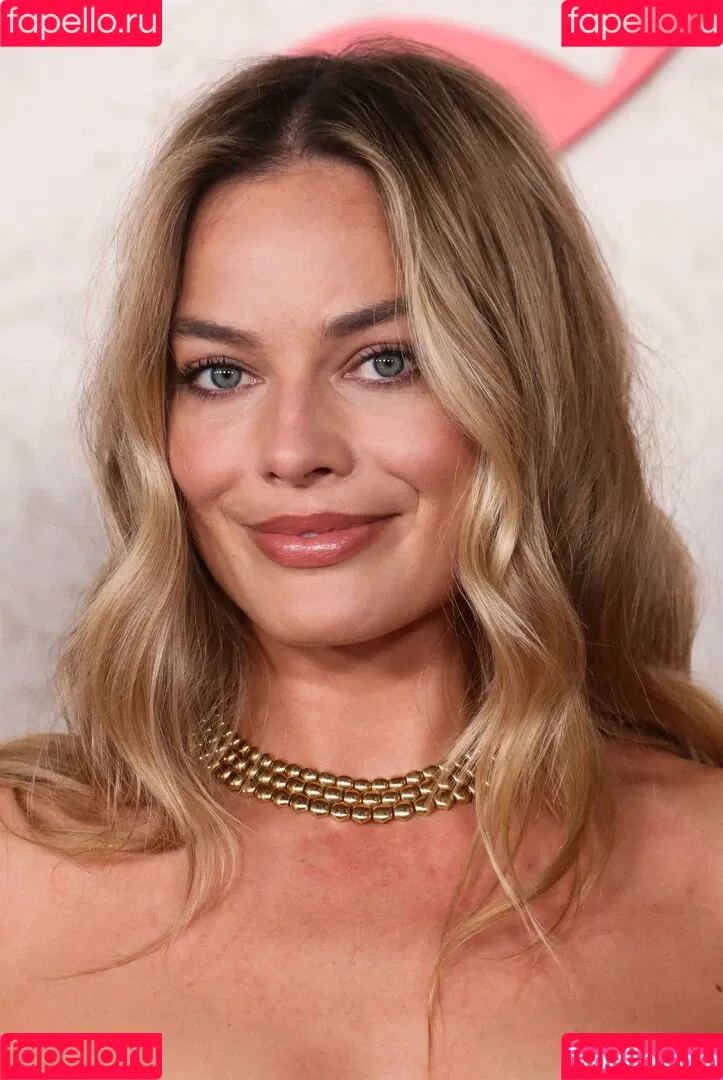 Margot Robbie / margotrobbieofficial Onlyfans Photo Gallery 