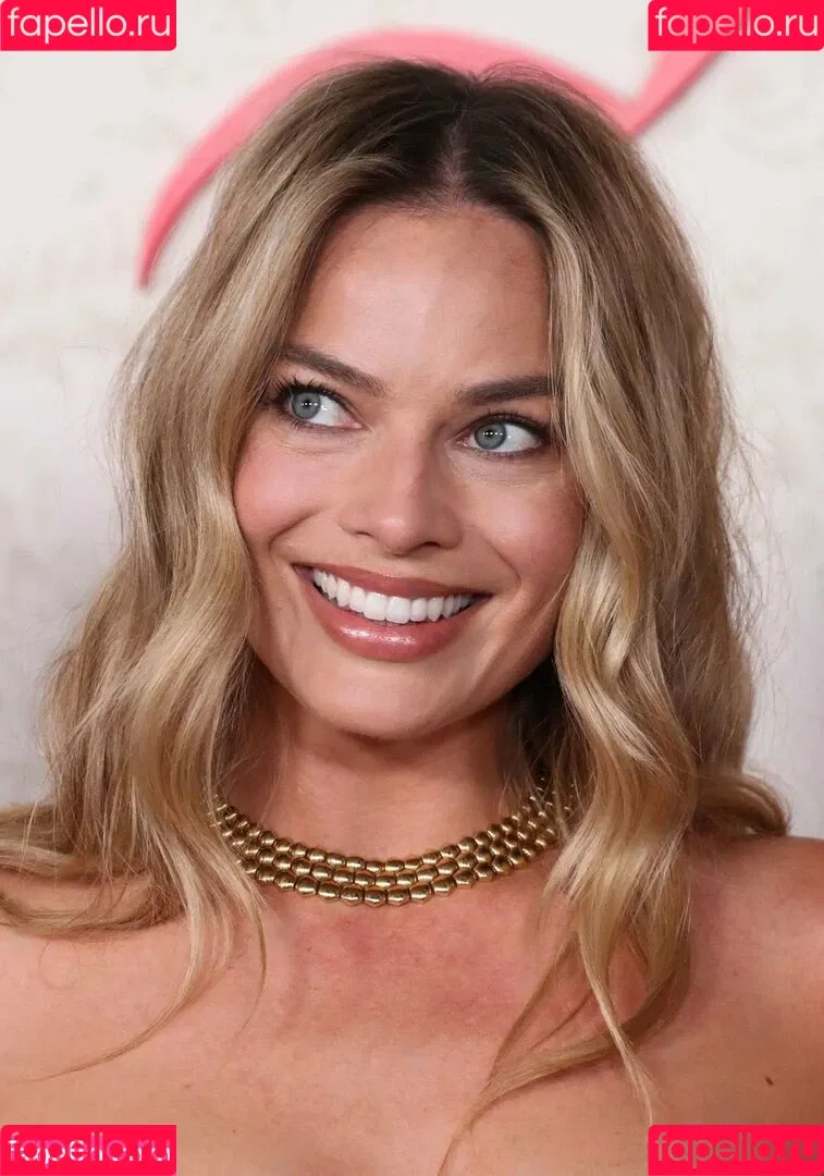 Margot Robbie / margotrobbieofficial Onlyfans Photo Gallery 