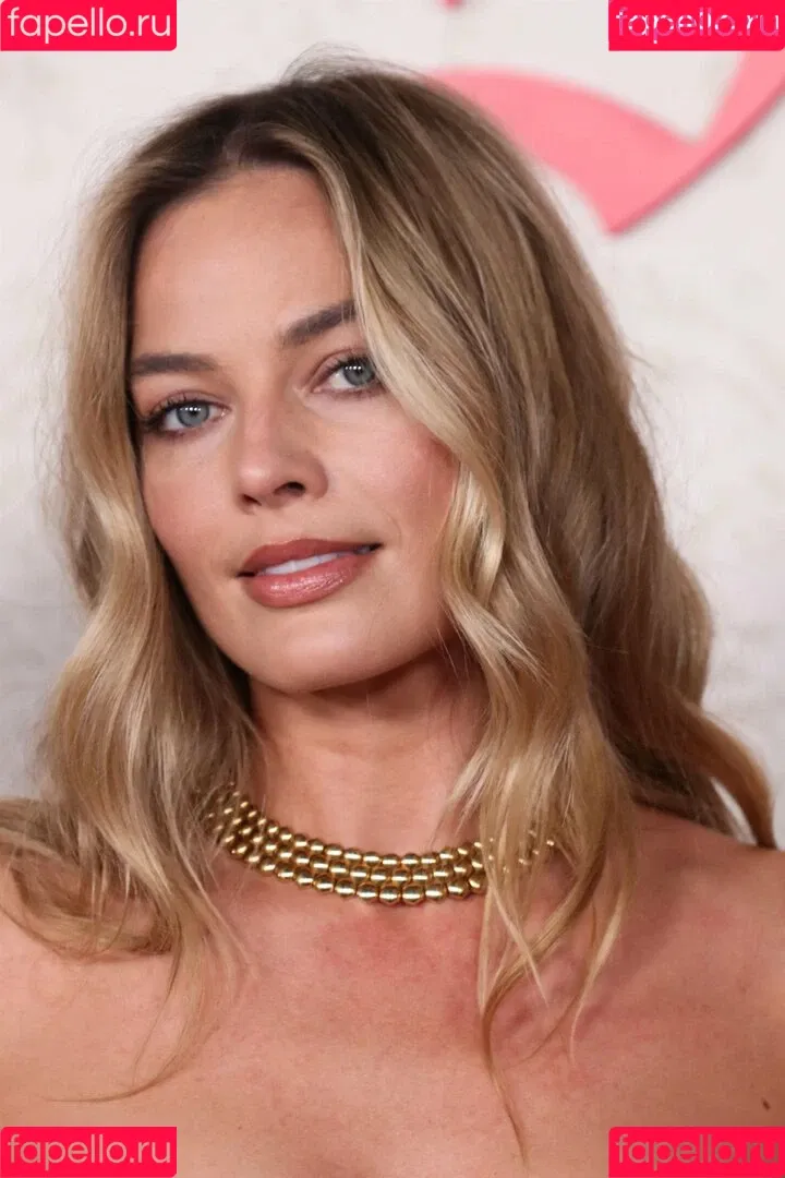 Margot Robbie / margotrobbieofficial Onlyfans Photo Gallery 