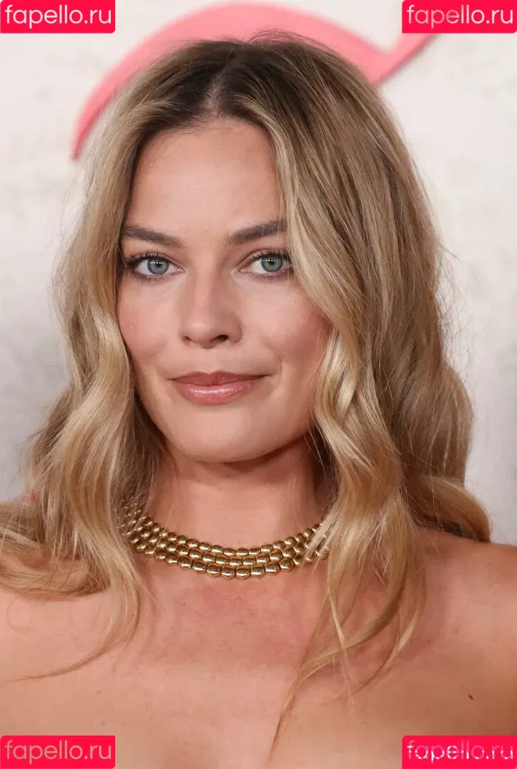 Margot Robbie / margotrobbieofficial Onlyfans Photo Gallery 