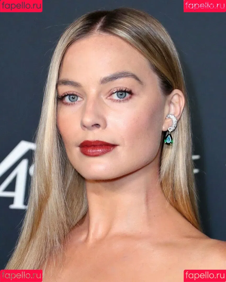 Margot Robbie / margotrobbieofficial Onlyfans Photo Gallery 