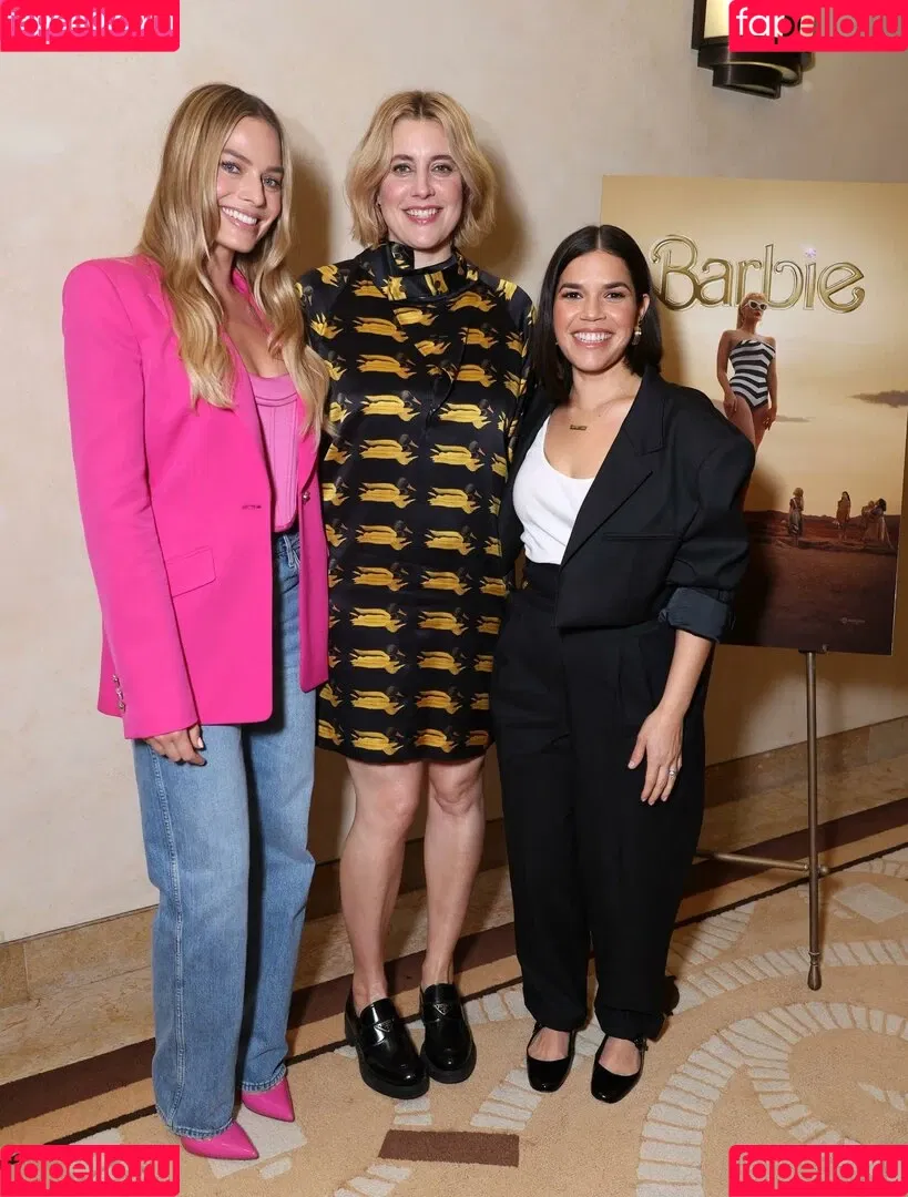 Margot Robbie / margotrobbieofficial Onlyfans Photo Gallery 