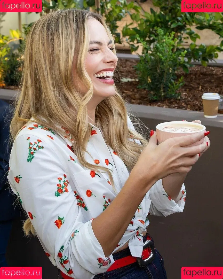 Margot Robbie / margotrobbieofficial Onlyfans Photo Gallery 